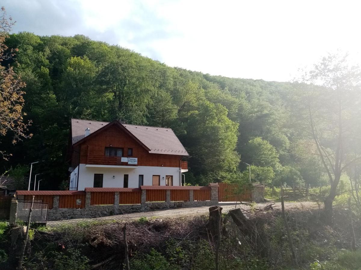 Livada Amely Hotel Gales Екстериор снимка