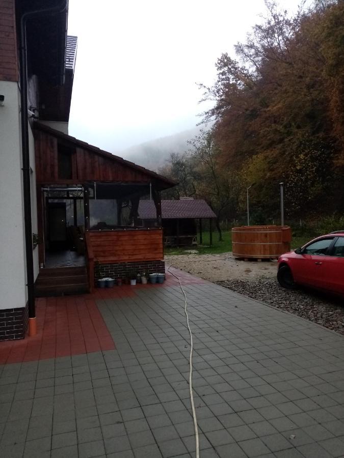 Livada Amely Hotel Gales Екстериор снимка