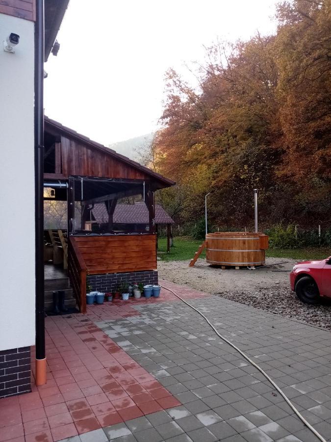 Livada Amely Hotel Gales Екстериор снимка