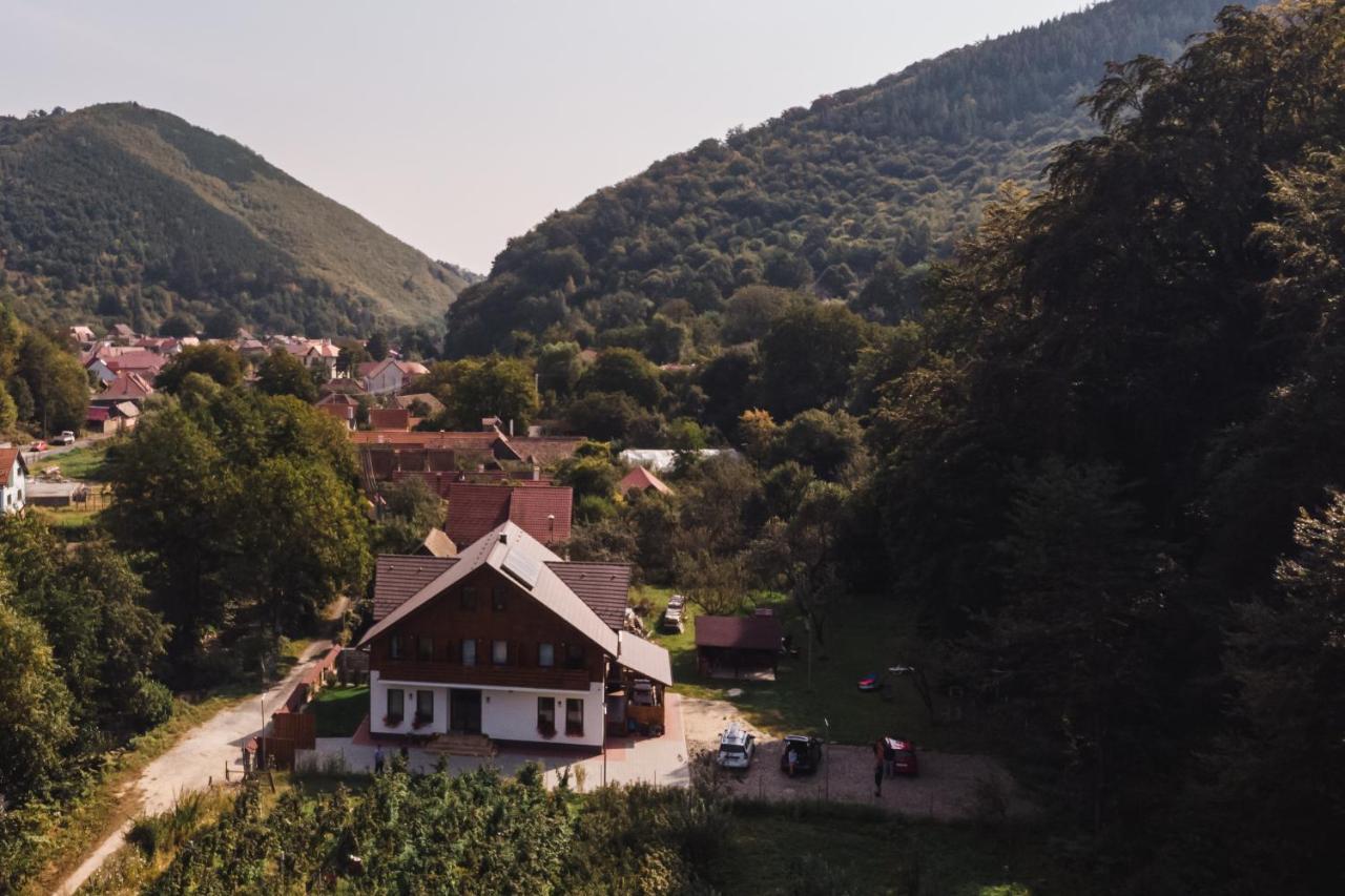 Livada Amely Hotel Gales Екстериор снимка