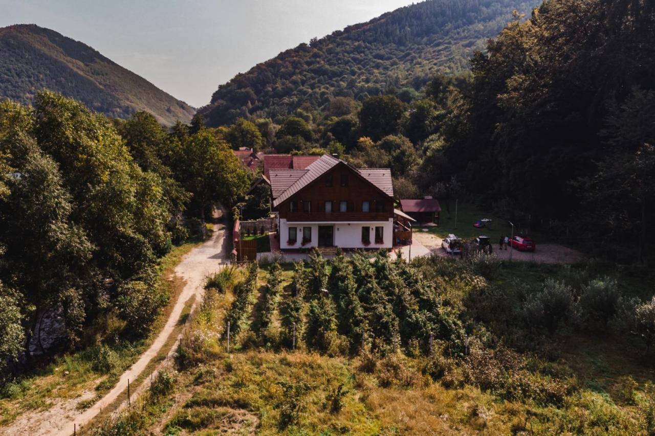Livada Amely Hotel Gales Екстериор снимка